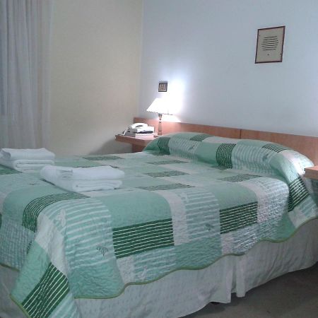 Iberia Hotel Olascoaga Neuquén エクステリア 写真